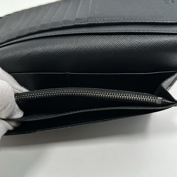 Authenticated PRADA Unisex Saffiano Leather Bi-Fold Bi-color Wallet- Black/White - Picture 8 of 16